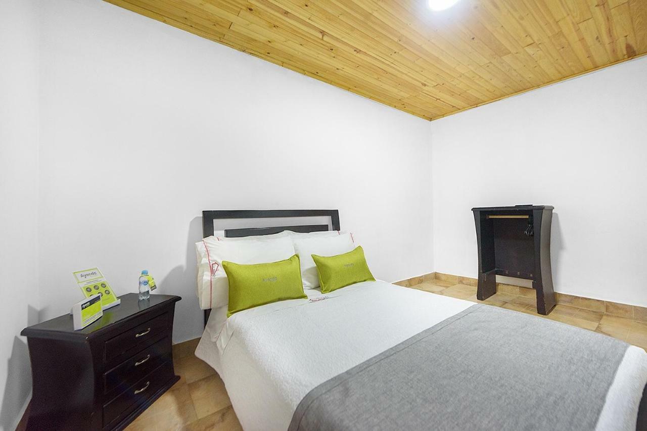 Hotel Casa Normandia Богота Экстерьер фото